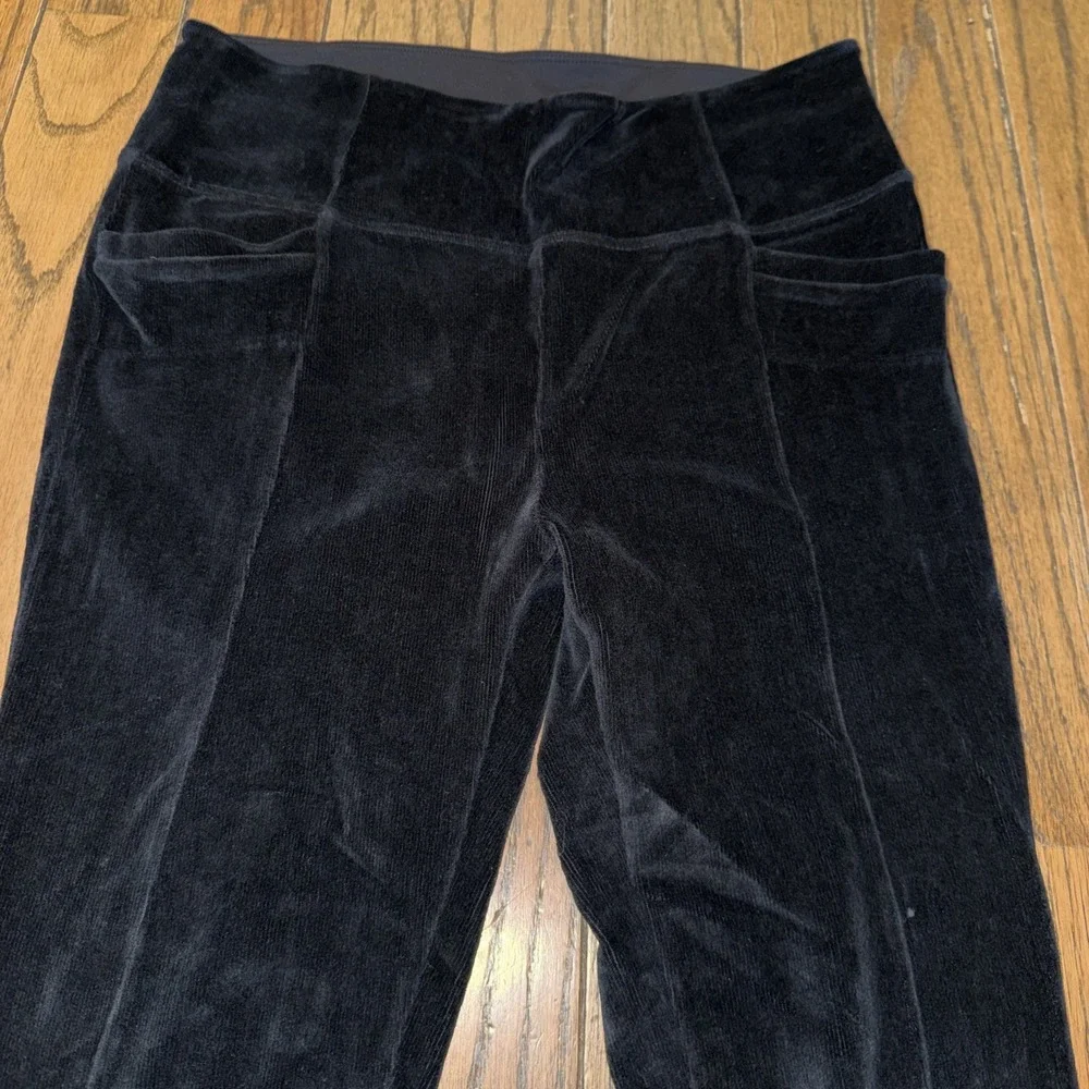 Athleta Metro Mid Rise Velour Cord‎ Large Black Stash Pocket Legging 28
